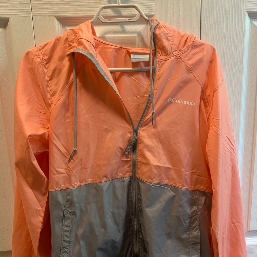 Columbia wind breaker